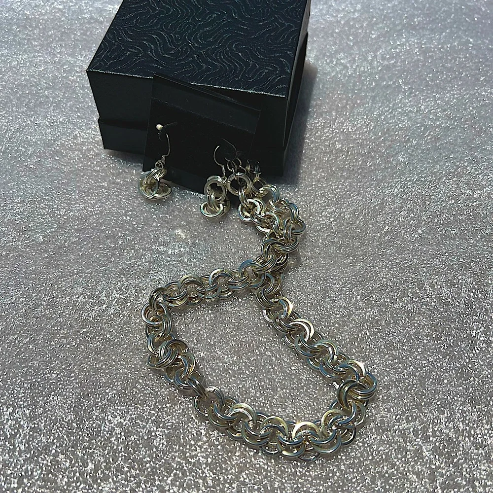 Vintage Necklace Earrings Set Never Used Silver with Holden highlights Chains